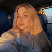 LinaStik's Offline Chat Room