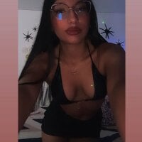Zoe_small webcam model