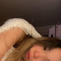 Slika avatara modela mikasssa