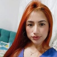 Nikol-Morris Adlı Modelin Çevrimdışı Sohbet Odası