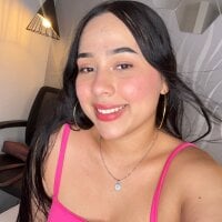 julieta_riss' Offline Chat Room