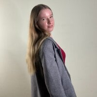 FrancineLomanto webcam model