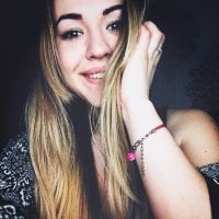 ChellaKitty's Offline Chat Room