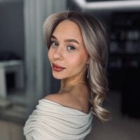 LynetCoppens webcam model