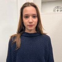 JulieRuiz Adlı Modelin Çevrimdışı Sohbet Odası