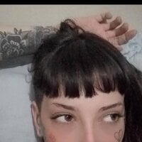 younghannaamontana webcam model