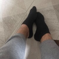 feetdiamond's Offline Chat Room