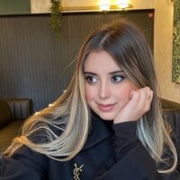 Hajar_charmoutaLive Webcam