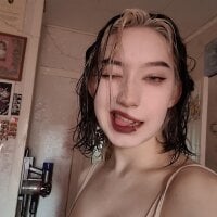 TheaHickory model avatar