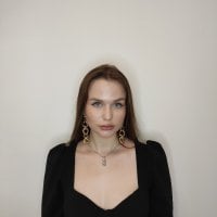 AgnesYoung Adlı Modelin Çevrimdışı Sohbet Odası