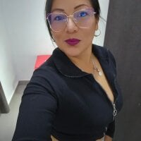 Misshot_01 webcam model