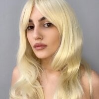 LuxuriouSiren8 webcam model