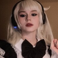 Nekomie Adlı Modelin Çevrimdışı Sohbet Odası