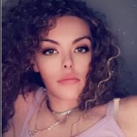 LilBabii102's Offline Chat Room