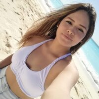 Alizzee69's Offline Chat Room