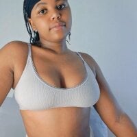 HotSmallTits webcam model
