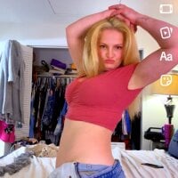 blondefun3818 webcam model