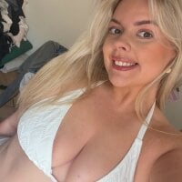 Curvy_Blondie_27XX webcam