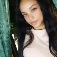 larissakoes Adlı Modelin Çevrimdışı Sohbet Odası