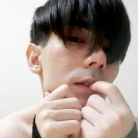 Moxie_Kissme's Offline Chat Room