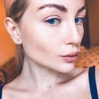 KatalinaKose Adlı Modelin Çevrimdışı Sohbet Odası