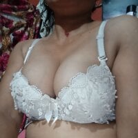 Miss-Pooja_ webcam
