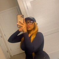 Only1SkyLaRaee webcam