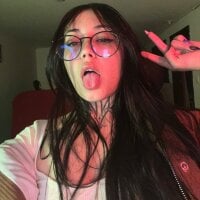 Megan_bisouss