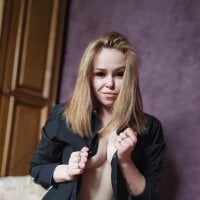 AlisonNights' Offline Chat Room