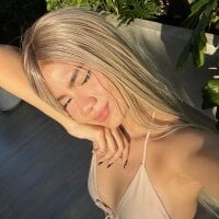 Arinextdoor webcam model