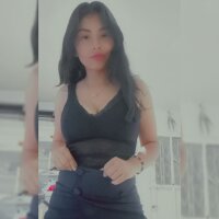 DaniaNaughty's Offline Chat Room