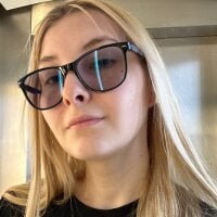 FloraAleckLive Webcam