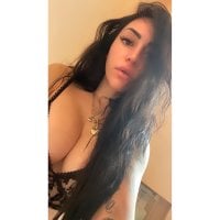 tanyaa90's Offline Chat Room