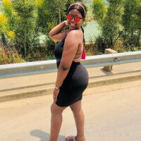 TallxEbony's Offline Chat Room