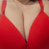 CurvyLady37 webcam
