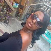 Модель BriellaBanks