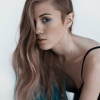 floral_porn_unicorn's Offline Chat Room