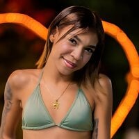 AbrilPeach webcam