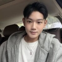 AAA-winner webcam model