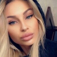 LianaLione's Offline Chat Room