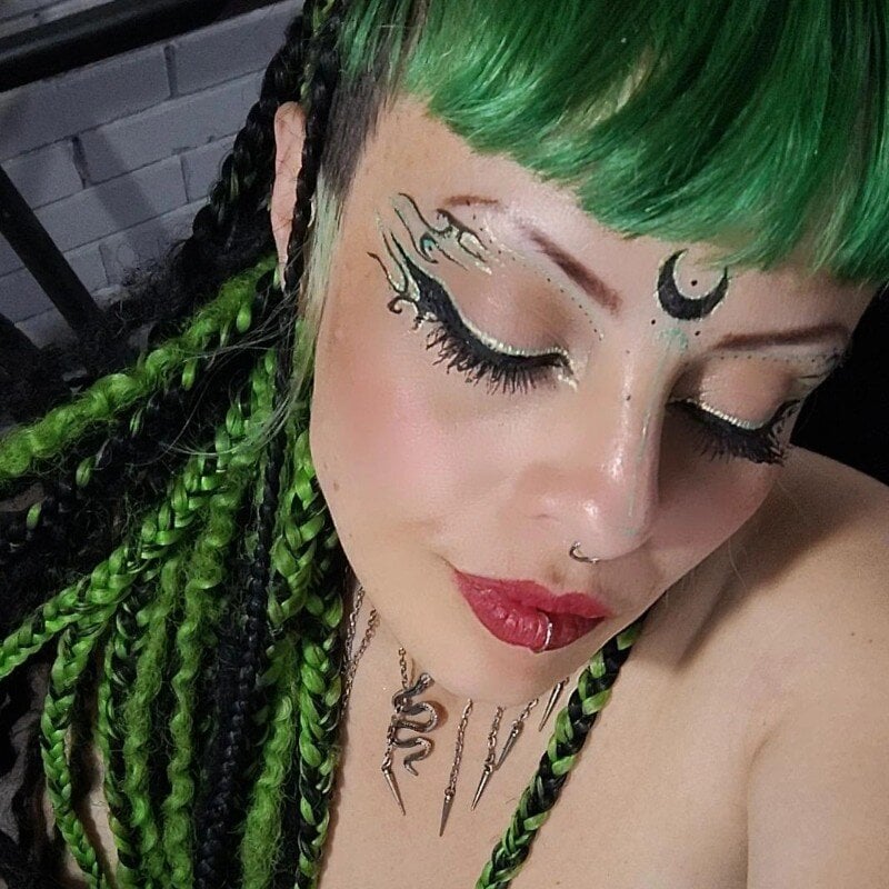 freyaa_sorcerees's Stripchat show and profile