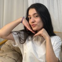 ReynaRhew's Avatar Pic