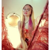 Julieta_Shelby webcam model