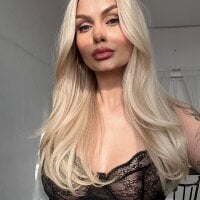 RayaMayvii fully nude stripping on cam for online sex video chat