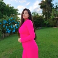 tiara_white webcam model