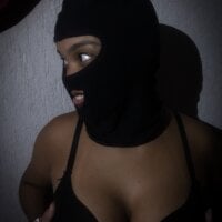 MayaCasalBlak webcam