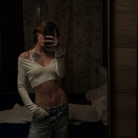 MoniVyxen webcam model