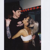 ห้องแชทออฟไลน์ของ Lilly_Tyler