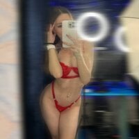 Eva1How model avatar