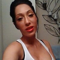 Queenofthenile's Offline Chat Room